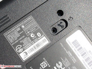 Der Akku ist mit dem für Acer typischen Ein-Riegel-System arretiert.