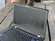 Die matte Anzeige mit WXGA++ (1600x900) macht den Anfang.