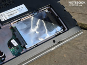 und die 2.5-Zoll Festplatte (WDC WD6400BEVT-22A0RT0 640GB).