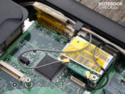 Der DDR3-RAM steckt gleich nebenan. Ein Slot ist frei (2 GB).