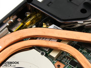 Das Bluetooth-Modul (PCI Express) sitzt direkt unter der Heatpipe.