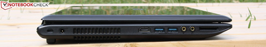 Kensington, AC, HDMI, 2 x USB 3.0, Line-Out, Mikrofon, Kartenleser