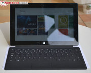Per Wischer von rechts erscheint das Einstellungsmenü. Hier wird das Tablet auch heruntergefahren.