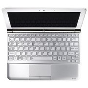 Dieses hat nicht nur eine andere Farbe, sonder neben besserer Hardwareausstattung auch gleich eine andere Tastatur, vergleichbar mit dem Dynabook UX.