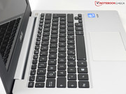 Die Tasten der Tastatur sind überraschend groß geraten.
