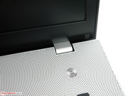 Das Kreisförmige Punktmuster ist eines der schicken, aber dezenten Designelemente des Asus N76.