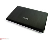 Das Asus N76VM ist ein gelungenes Multimedianotebook, das sich allerdings eher auf dem Schreibtisch als auf dem Schoß wohlfühlt.