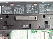 Ein Docking-Anschluss erleichtert die schnelle Verbindung mit externer Desktop-Peripherie.