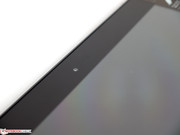 Im Displayrahmen befindet sich eine 2-MP-Webcam,...