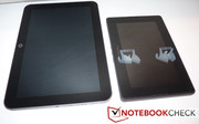 Hier im Größenvergleich mit dem 7 Zoll Blackberry Playbook
