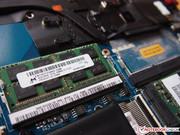 Zwei RAM-Slots stehen zur Verfügung, in einem steckt ein 4-GByte-Riegel.