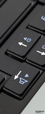 Samsung R540-JS08DE: Mattes Display und gute Tastatur taugen auch für den  Schreibtisch.