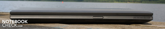 Frontseite: Kartenleser XD, MMC, SDHC, SDXC, SD, Memory Stick, Memory Stick Pro