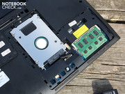 Unter eine Klappe versteckt sich die austauschbare Hardware.