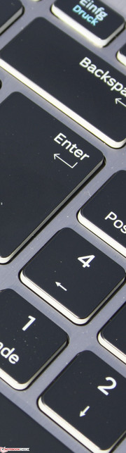 Samsung 700Z7C: Die Tasten tippen sich leichtgängig mit einem festen aber nicht zu harten Anschlag.
