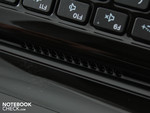 Versteckter Luftauslass unter Display-Gelenk