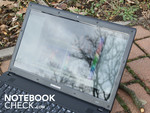 Samsung E251-Aura T4200 Esilo im Außeneinsatz