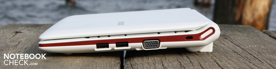 Rechte Seite: 2 x USB 2.0, VGA
