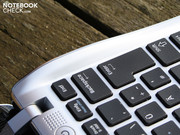 Die Tastatur wird rechts und links,