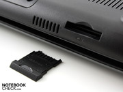 Die Anschlüsse fallen eher bescheiden aus, kein eSATA und kein USB 3.0 (Kartenleser).