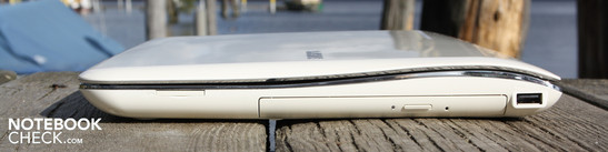 Rechte Seite: Kartenleser, DVD-Multibrenner, USB 2.0