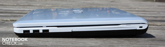 Rechte Seite: 3 x USB, DVD-LW