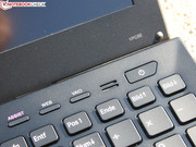 Bei der technischen Bestückung gibt es die High-End-Version mit Core i7-2640M, Blu-ray-Leser, 6 GB RAM und UMTS-Modul.