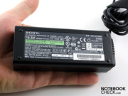 ohne das vglw. wuchtige 285-Gramm-Netzteil (92 Watt) dabeihaben zu müssen.