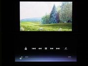 Ideal ist der Media-Player: Film oben, Tasten unten.