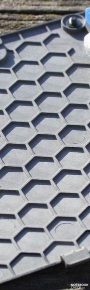 Toshiba Portege R830-110: Magnesium-Chassis mit Waben-Flächenverstärkung.