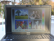 Dafür aber ein mattes 17.3-Zoll Display in WXGA++.