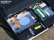 Das sind die Festplatte (250GB in 2.5-Zoll, hier entnommen),