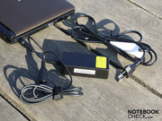 Das kleine Netzteil liefert nur 30 Watt,