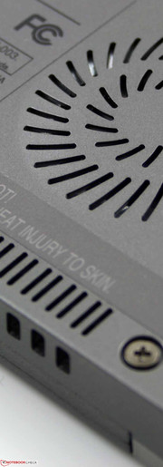 Toshiba Portégé Z930-105: Das dünne und leichte Gerät macht kaum einen Mucks, allerdings nur, solange wir es nicht belasten.