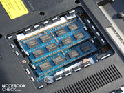 und zum Arbeitsspeicher (2 Slots belegt, 2x2GB).
