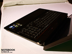 Vaio F21Z1E: Hochglanz, wohin das Auge blickt.