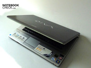 ...ist das Notebook im Inneren silberfarben gestaltet.