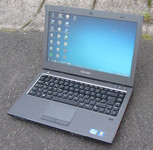 Das Dell Vostro 3460 im Außeneinsatz.