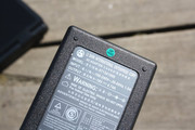 Das 90 Watt Netzteil sollte daher auf jeder Kurzreise mitgenommen werden.