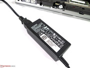 Das Netzteil hat eine Nennleistung von 65 Watt.