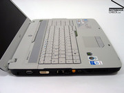 Die Tastatur des 17 Zoll Laptops fällt durchaus großzügig aus,...