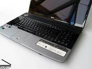 Knarrgeräusche beim Hantieren mit dem Laptop bleiben beinahe gänzlich aus.