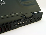 Mit HDMI Port, eSATA Schnittstelle und optischen TOSlink Sound Ausgang lässt das M17 kaum Wünsche offen.