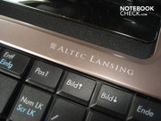 Die beiden Lautsprecher von Altec Lansing sorgen nur für einen mäßigen Sound