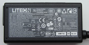 Mit 65 Watt kann es fast doppelt so viel Leistung bereitstellen, als das Notebook unter Volllast benötigt