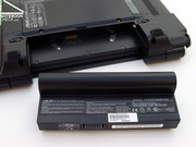 Dieser gewährleistet einen umfangreichen mobilen Einsatz des Notebooks mit einer Laufzeit von rund 5 Stunden, abhängig von der geforderten Leistung.