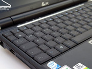 Neben dem Display konnte vor allem die bisher oft viel zu kleine Tastatur von der Gehäusevergrößerung profitieren.