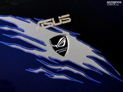 ...fährt auch das G60J unter der "Republic of Gamers" Flagge.