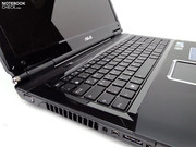 Die Tastatur bietet dabei einen guten Tippkomfort, nicht selbstverständlich für ein Gaming Notebook.