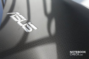 Asus stellt uns mit dem K70IJ einen 17-Zöller zur Verfügung, der nicht allzuviel kostet...